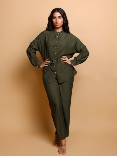 Modern Two-Piece Outfit Oversize Shirt and Pants Crystal Embroidery Details IK476 Green